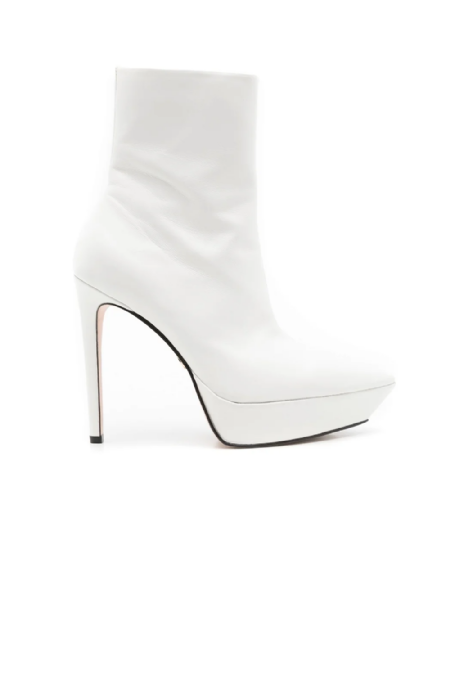 Curved Boot I White