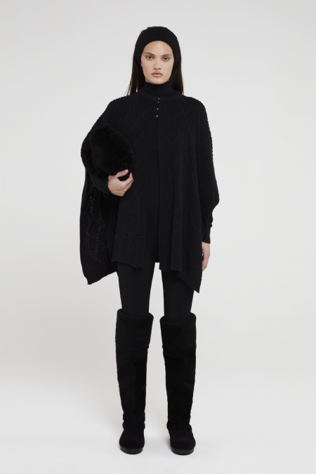 Iuvieta Knitted Poncho Black
